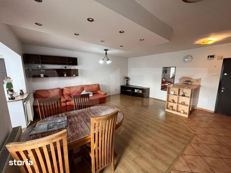 Apartament cu 3 camere decomandat în Central