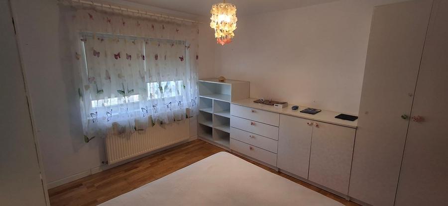 Apartament cu 4 camere decomandat, mobilat în Vitan Mall