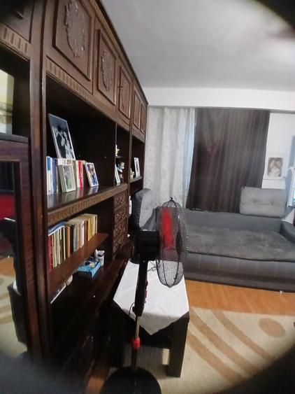 Apartament cu 2 camere decomandat în Micro 12
