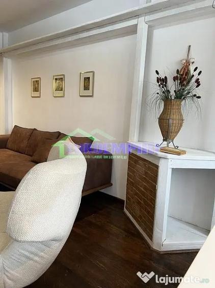 Apartament cu 4 camere decomandat în Central