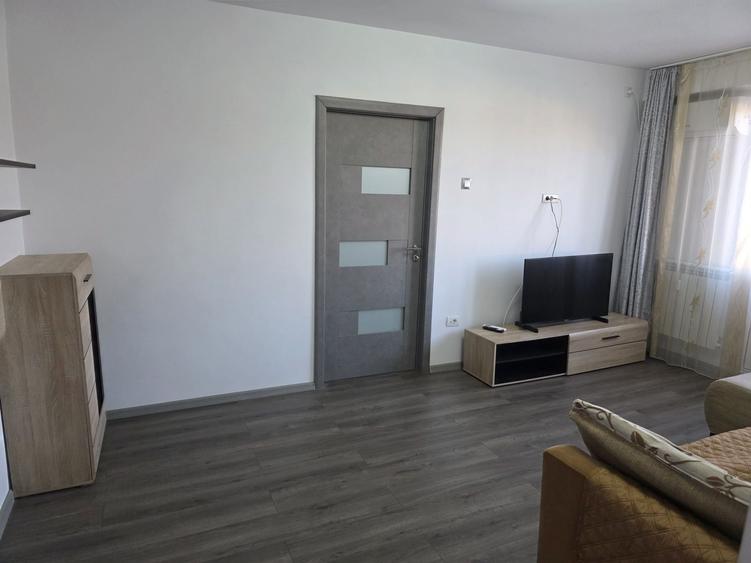 Apartament cu 2 camere semidecomandat în Ultracentral