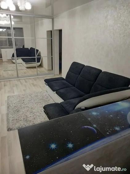 Apartament cu 3 camere semidecomandat în Micro 17