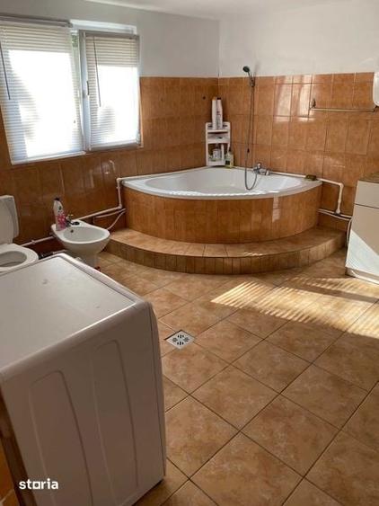 Casă cu 4 camere cu Teren 156 Mp în Central