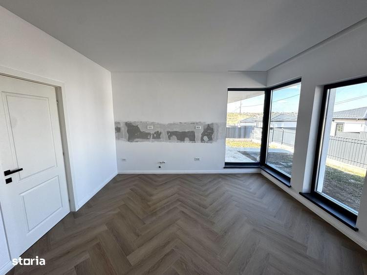 Casă cu 4 camere cu Teren 450 Mp în Bucium