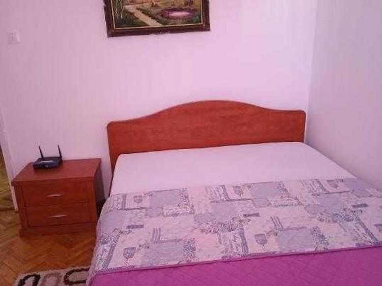 Apartament cu 3 camere decomandat în Pandurilor