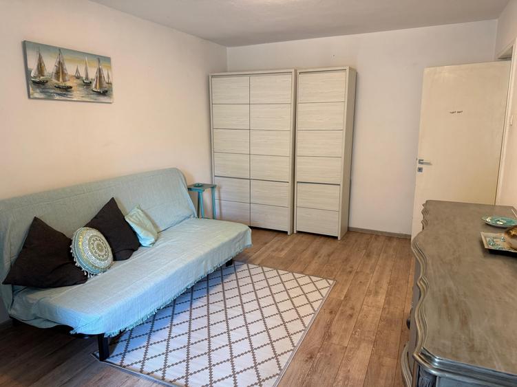Apartament cu 3 camere decomandat, mobilat în Dristor