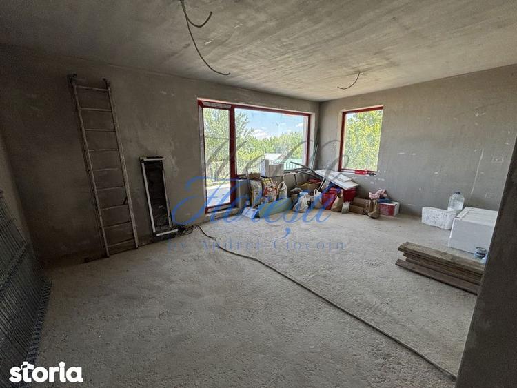 Casă cu 6 camere cu Teren 900 Mp în Feleacu