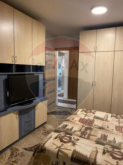 Apartament cu 3 camere decomandat, mobilat în Alfa