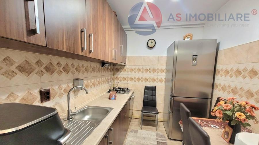 Apartament cu 2 camere decomandat în Central