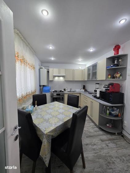 Casă cu 4 camere în Mihail Kogălniceanu