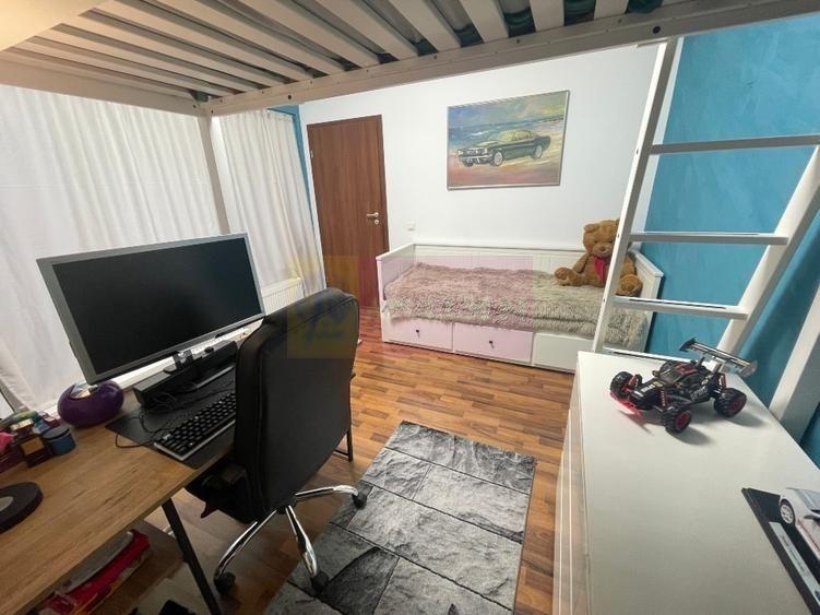 Apartament cu 3 camere decomandat, mobilat în Titan