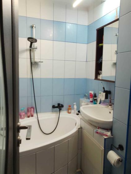 Apartament cu 2 camere decomandat în Obor