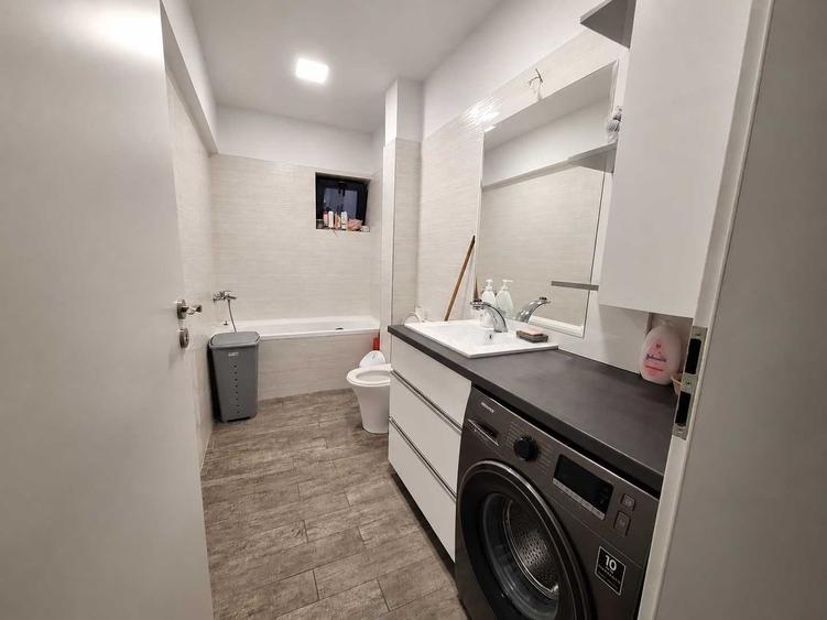 Apartament cu 3 camere decomandat în Cornitoiu