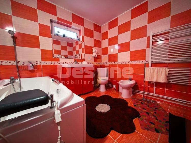 Casă individuală cu 5 camere cu Canalizare în Bălteni