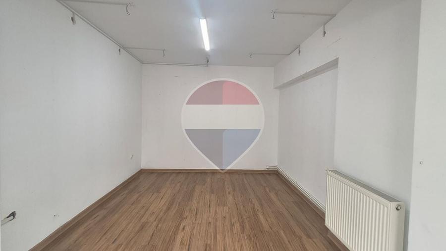 Spațiu comercial, de 60 mp, în Micro 14