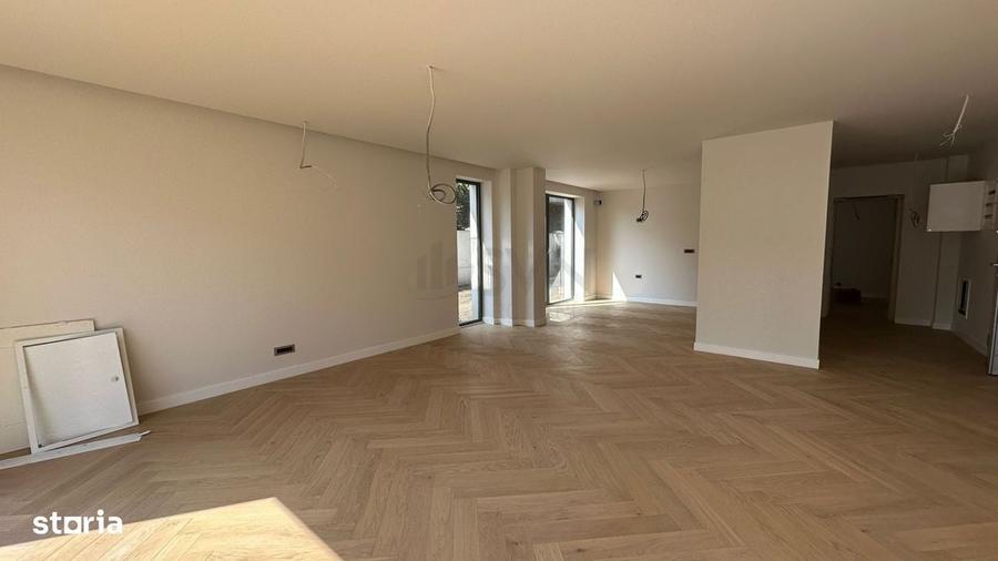Apartament cu 4 camere în Central