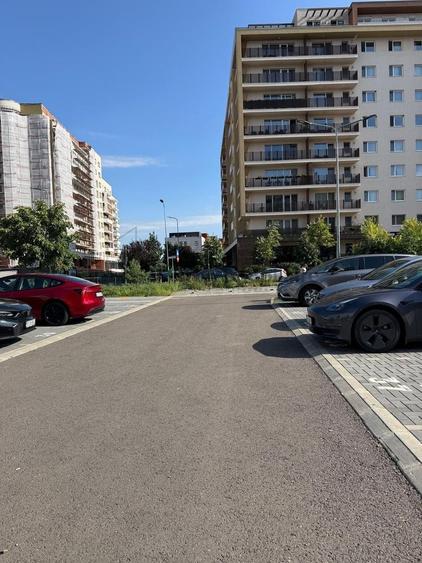 Proprietate specială, de 15 mp, în Tractorul