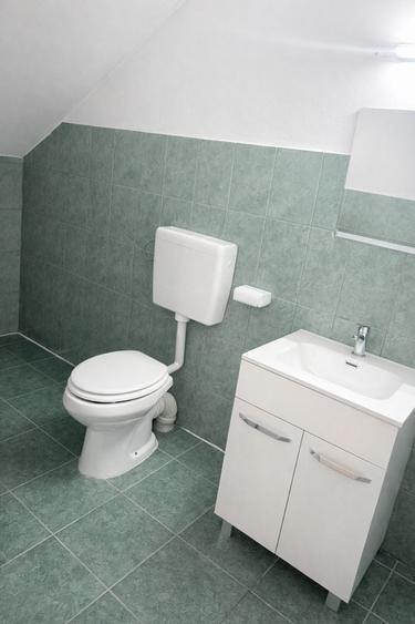 Apartament cu 3 camere în Lotrioara