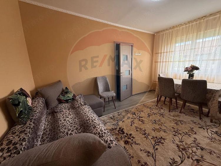 Apartament cu 2 camere semidecomandat în Nufărul