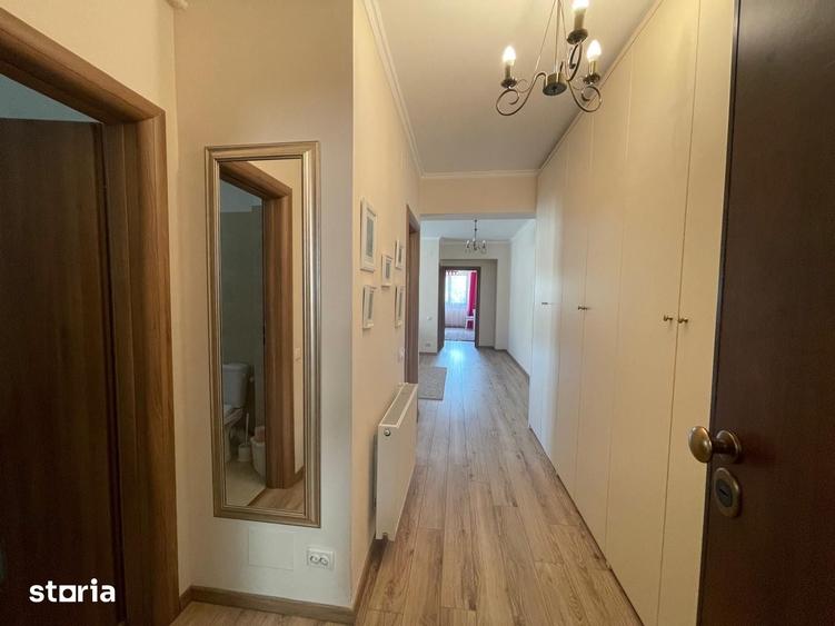 Apartament cu 3 camere în Tei
