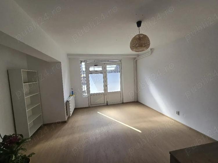Spațiu comercial, de 67 mp, în Central