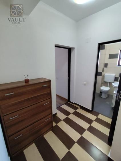 Apartament cu 3 camere decomandat, mobilat în Haliu