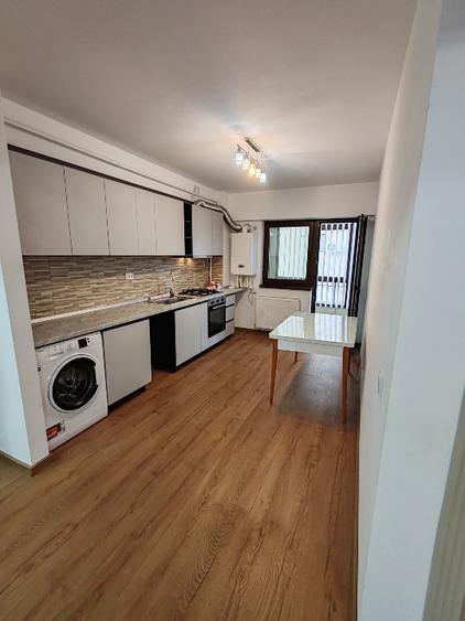 Apartament cu 2 camere semidecomandat în Cug
