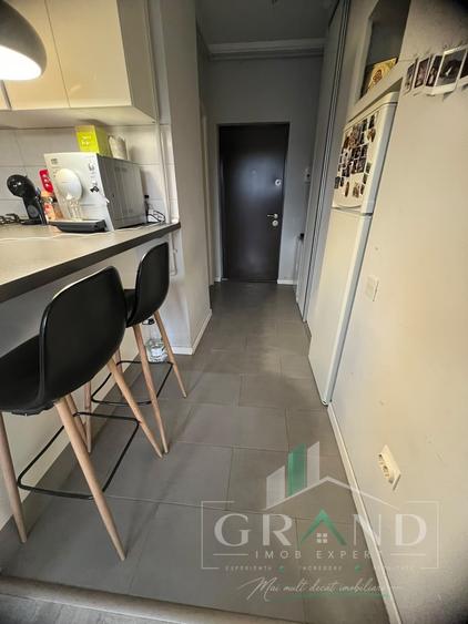Apartament cu 2 camere semidecomandat, mobilat în Iris