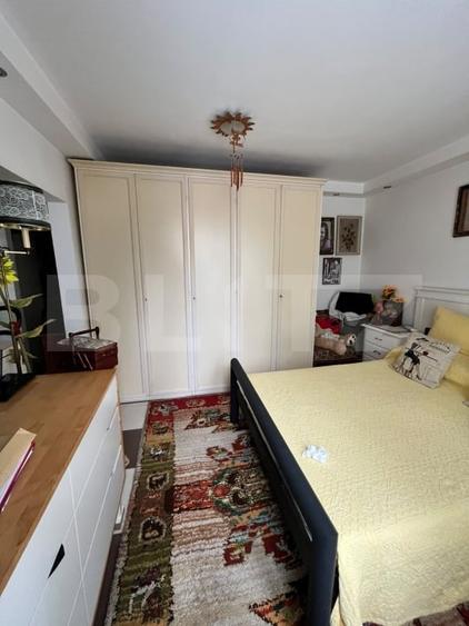 Apartament cu 3 camere decomandat, mobilat în Sud