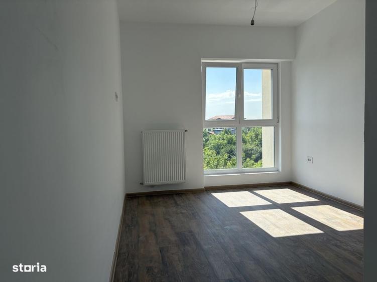 Apartament cu 3 camere în Uverturii