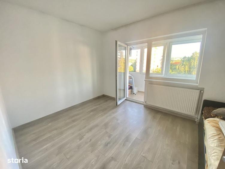 Apartament cu 3 camere decomandat în Ciupercenii Noi