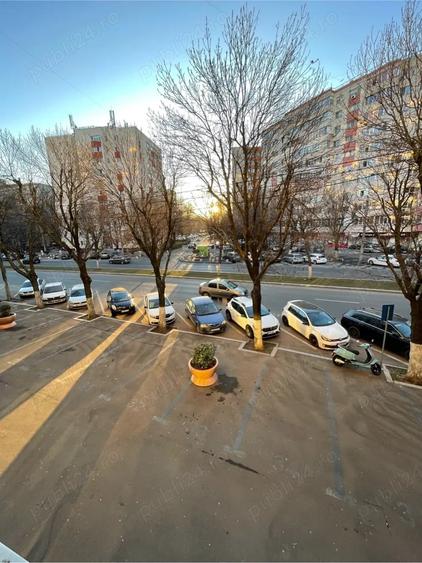 Apartament cu 4 camere decomandat în Berceni