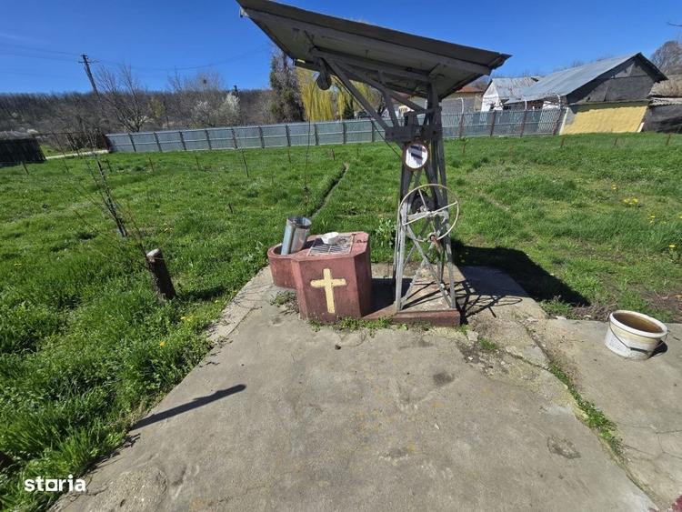 Casă cu 2 camere cu Teren 3751 Mp în Hârsești