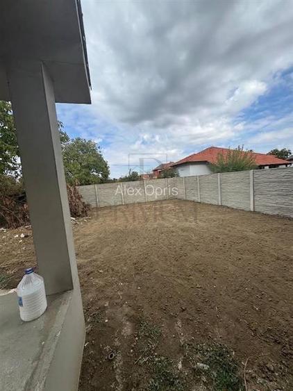 Casa spațioasa – 4 Dormitoare – Despartita prin Garaj (140 mp utili, 400 mp