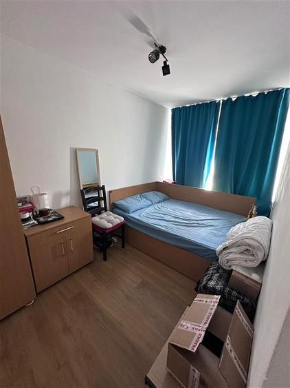 Apartament cu 3 camere semidecomandat în Podu Roș