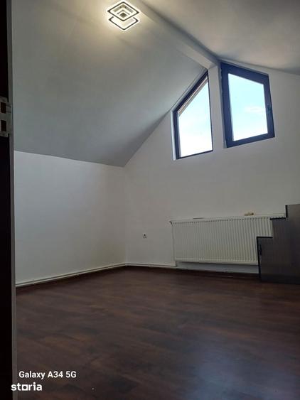 Casă cu 6 camere cu Teren 500 Mp în Cazasu