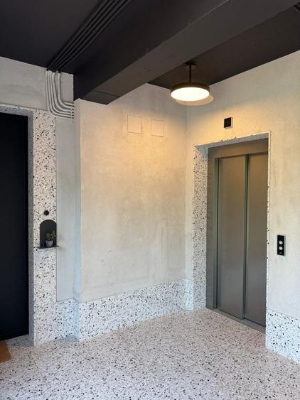 Apartament cu 3 camere semidecomandat în Polonă
