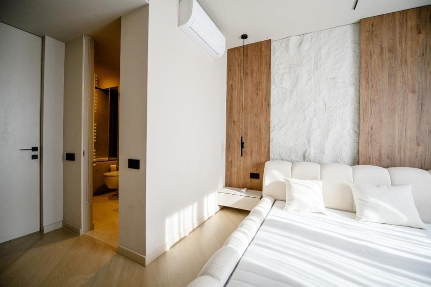 Apartament cu 3 camere semidecomandat, mobilat în Central