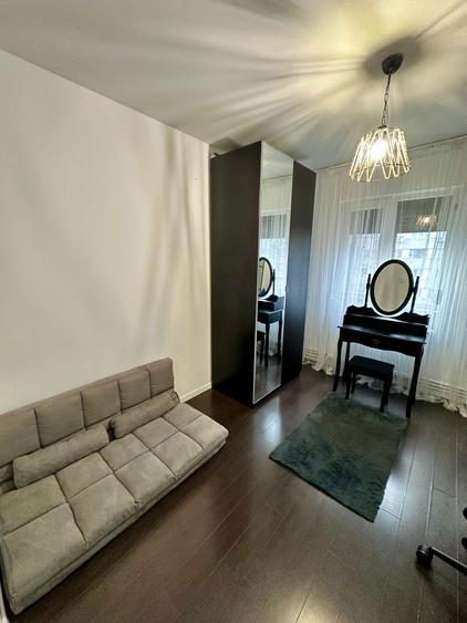 Apartament cu 3 camere semidecomandat în Gorjului