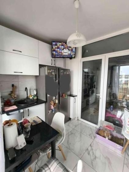Apartament cu 2 camere semidecomandat, mobilat în Titan