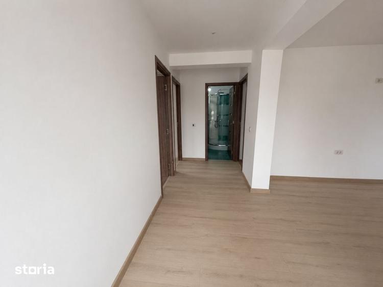 Casă cu 3 camere cu Teren 230 Mp în Malu Mare