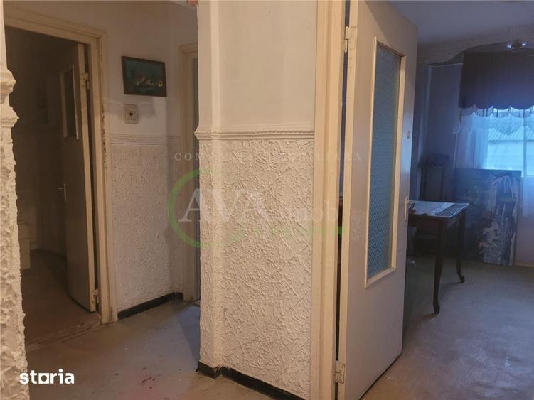 Apartament cu 3 camere decomandat în Republicii