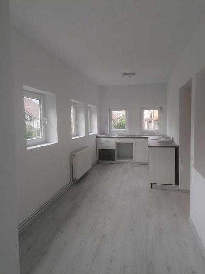 Apartament cu 4 camere în Central
