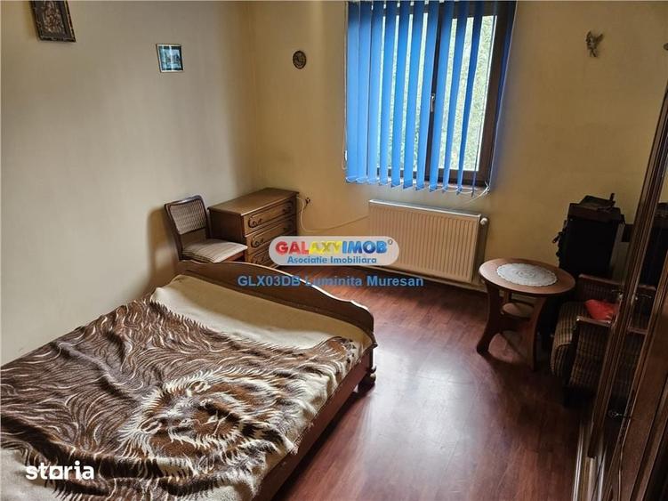 Casă cu 6 camere cu Teren 400 Mp în Central