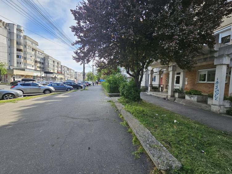 Apartament cu 2 camere decomandat în Buzaului