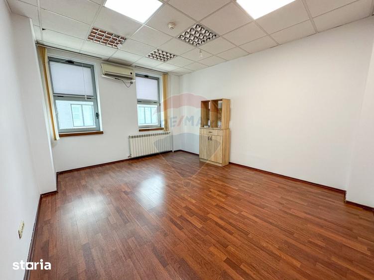 Spațiu comercial, de 200 mp, în Vitan