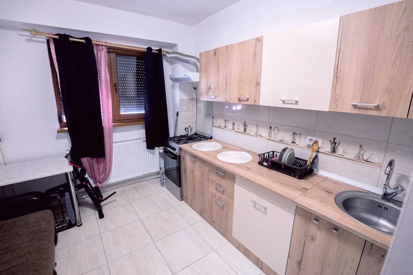 Apartament cu 2 camere decomandat în Central