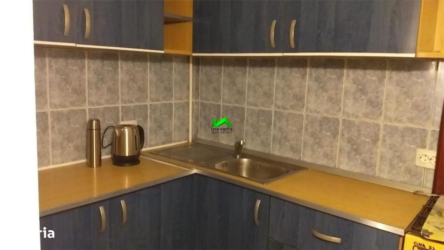 Apartament cu 3 camere semidecomandat în Vasile Aaron