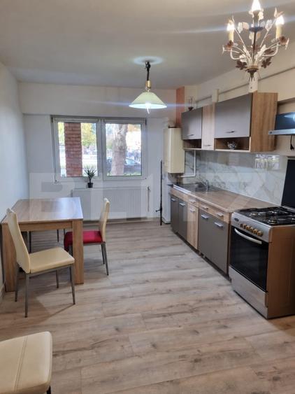 Apartament cu 3 camere decomandat, mobilat în Central