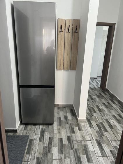 Apartament cu 3 camere decomandat în Roșu